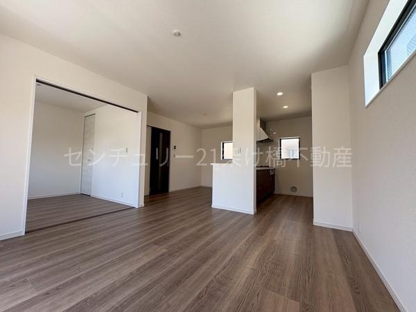 豊川市国府町豊成５８期　新築戸建（全３棟）２号棟