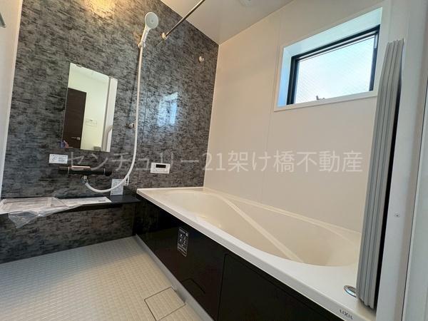 豊川市国府町豊成５８期　新築戸建（全３棟）２号棟
