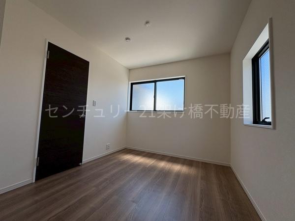 豊川市国府町豊成５８期　新築戸建（全３棟）２号棟