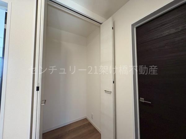 豊川市国府町豊成５８期　新築戸建（全３棟）２号棟
