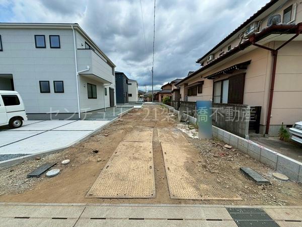 豊川市国府町豊成５８期　新築戸建（全３棟）２号棟