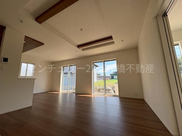 豊橋市前芝町西青　新築戸建（全１棟）
