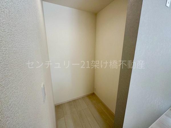 豊川市橋尾町第1期 新築戸建(全3棟)1号棟(収納)