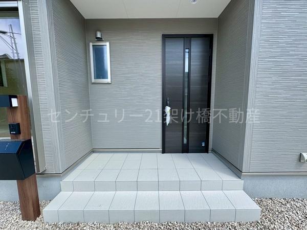 豊川市橋尾町第1期 新築戸建(全3棟)1号棟(玄関)