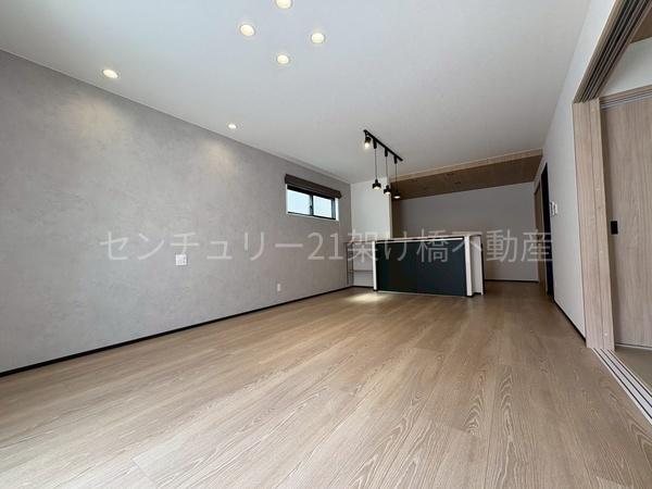 豊川市新宿町一丁目　新築戸建（全３棟）２号棟