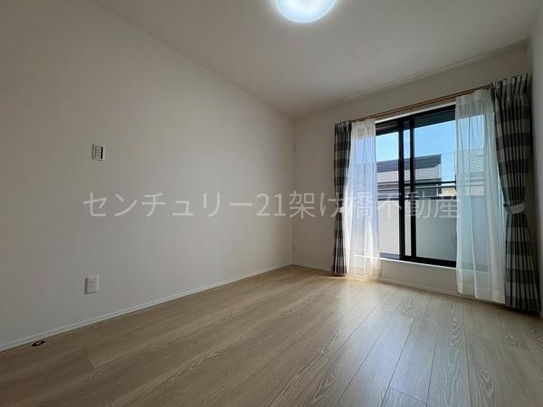 豊川市新宿町一丁目　新築戸建（全３棟）２号棟