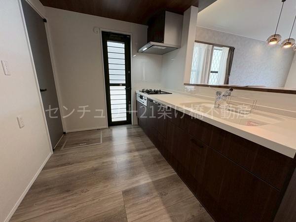 豊川市萩山町１丁目　新築戸建（全２棟）１号棟