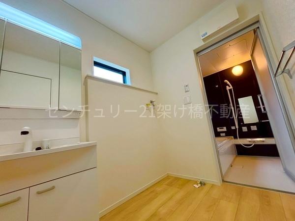 豊橋市梅薮西町第4　新築戸建（全３棟）２号棟クレイドル