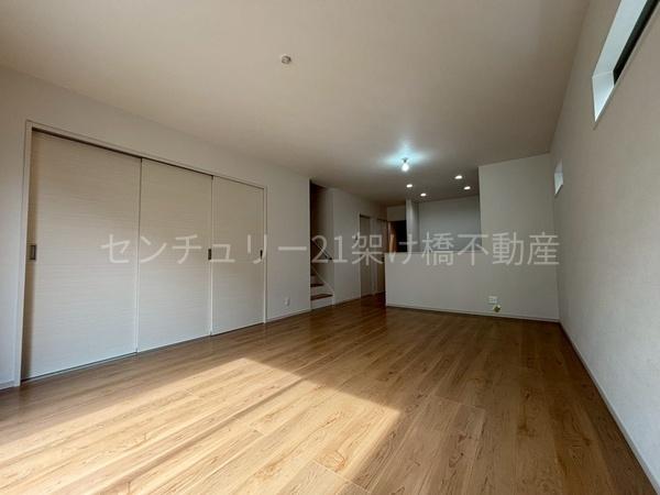豊橋市草間町字郷西の新築一戸建(リビング)