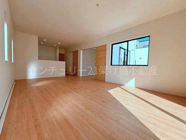 豊川市金屋本町二丁目1期(全4棟)1号棟(リビング)