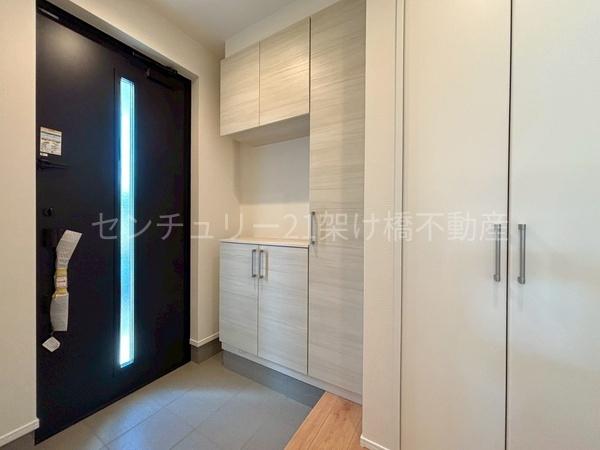 豊川市金屋本町二丁目1期(全4棟)2号棟(玄関)