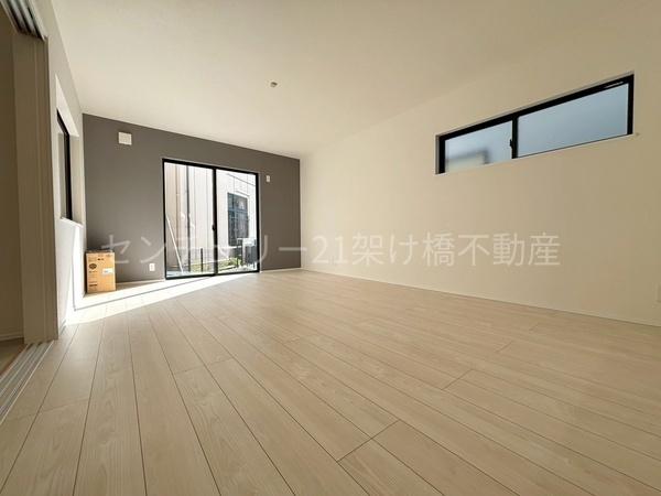 豊川市金屋本町二丁目1期(全4棟)3号棟(リビング)