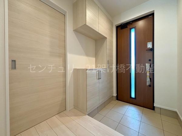 豊川市金屋本町二丁目1期(全4棟)3号棟(玄関)