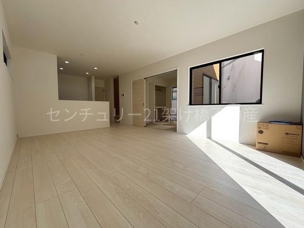 豊川市金屋本町二丁目1期(全4棟)3号棟(リビング)