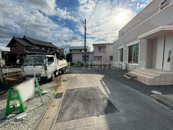 豊川市御津町上佐脇58期 新築戸建(全4棟)2号棟(前面道路含む現地写真)