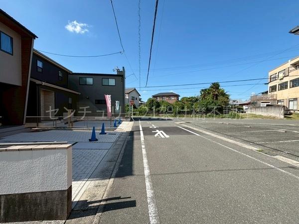 豊川市八幡町弥五郎2(全5棟)3号棟 新築戸建(前面道路含む現地写真)