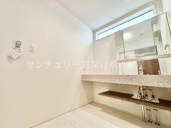 豊橋市佐藤４丁目　新築戸建　(全４棟)３号棟
