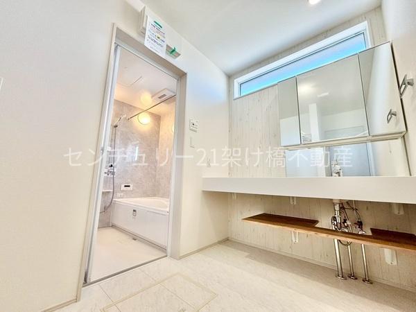 豊橋市佐藤４丁目　新築戸建　(全４棟)２号棟