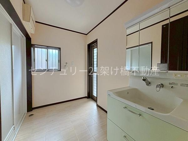 豊橋市三ノ輪町字本興寺の中古一戸建て