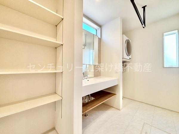 豊橋市新栄町南小向　新築戸建　全１棟
