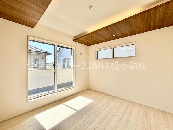豊橋市新栄町南小向　新築戸建　全１棟