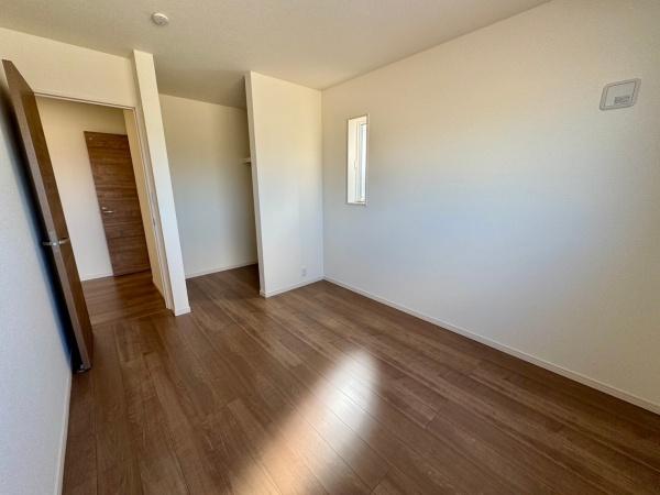 豊川市伊奈町新屋58期新築戸建(全3棟)２号棟