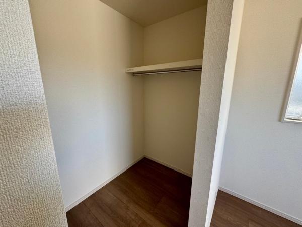 豊川市伊奈町新屋58期新築戸建(全3棟)２号棟