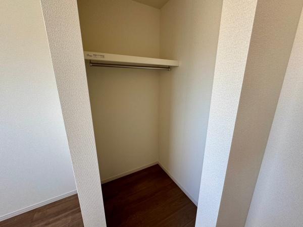 豊川市伊奈町新屋58期新築戸建(全3棟)２号棟