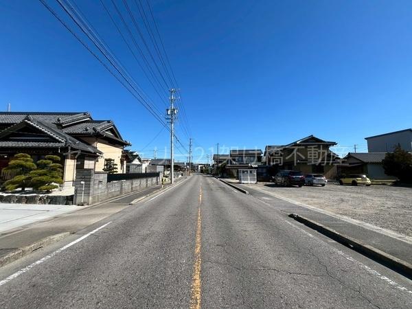 西尾市一色町松木島中切　土地