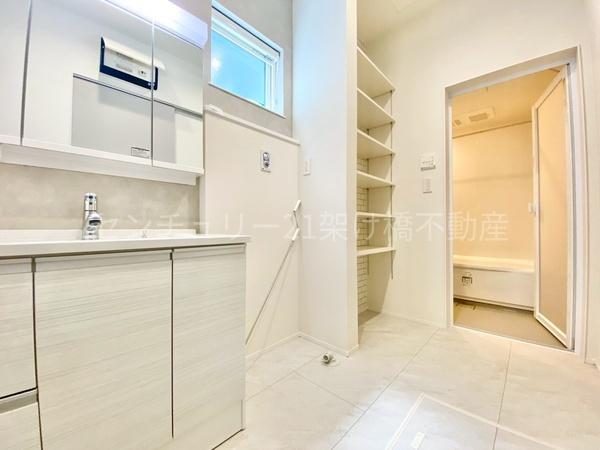 豊川市三蔵子町　新築戸建（全４棟）３号棟