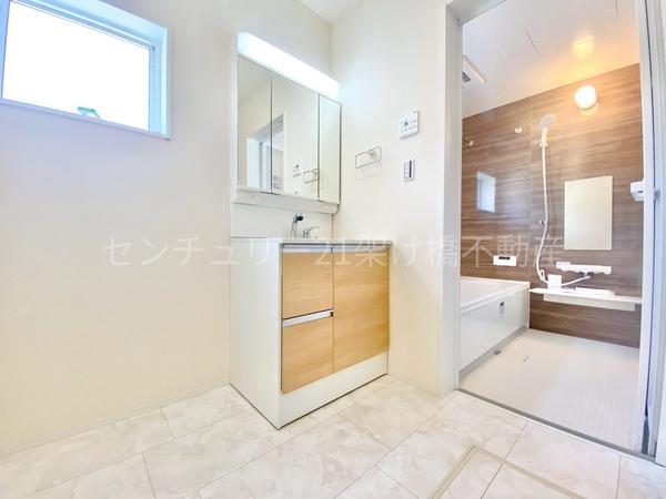 豊川第76御津町御馬東　新築戸建（全３棟）２号棟