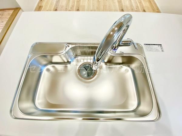 豊川市三蔵子町　新築戸建（全４棟）２号棟