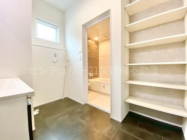 豊川市三蔵子町　新築戸建（全４棟）４号棟