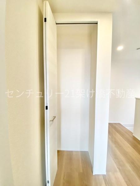 豊川市諏訪西町59期　新築戸建（全３棟）２号棟