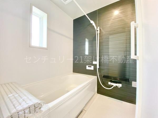 豊川市赤坂町第4　新築戸建（全3棟）2号棟