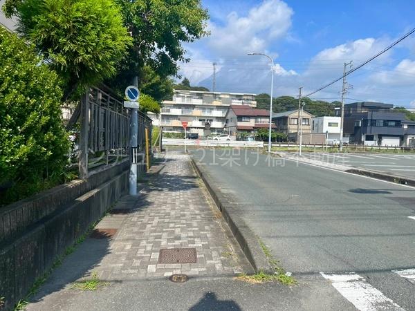豊川市御油町八面横　店舗