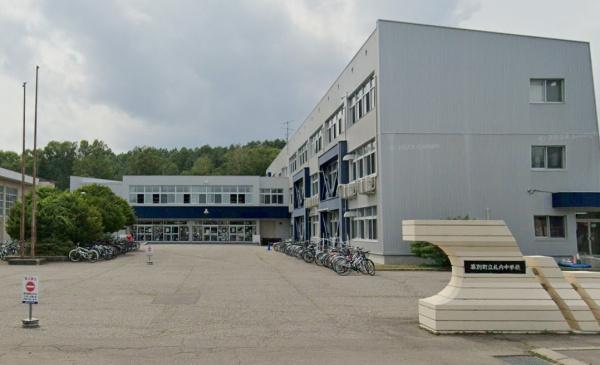 中川郡幕別町札内桂町の中古一戸建て(幕別町立札内中学校)