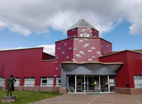 芽室町東6条4丁目　モデルハウスオーナー募集(芽室町図書館)