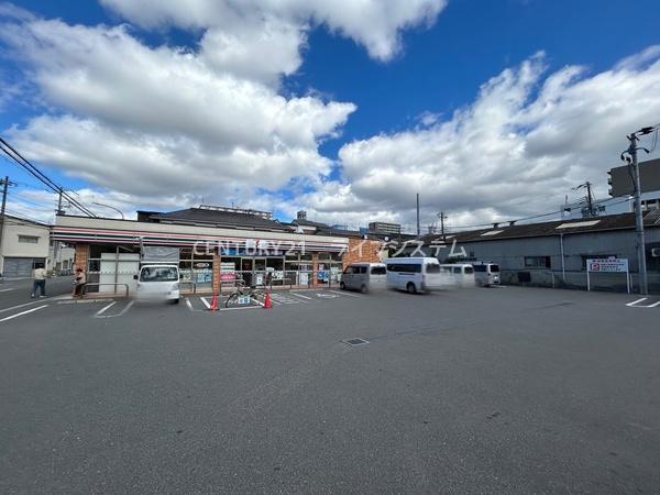 エメラルドマンション鶴見緑地(セブンイレブン　大阪今津中1丁目店)