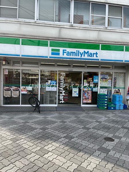 三陽ハイツ都島(ファミリーマート　大東町二丁目店)