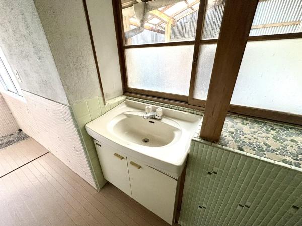 恵那市明智町の中古一戸建て(洗面台・洗面所)