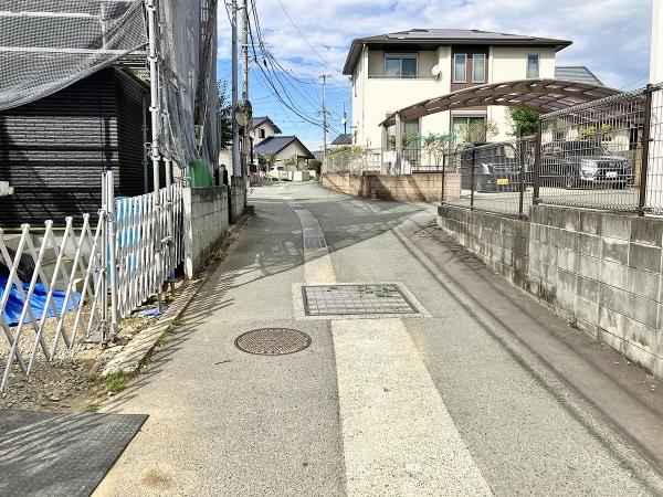 熊本市東区秋津1丁目の土地(前面道路含む現地写真)