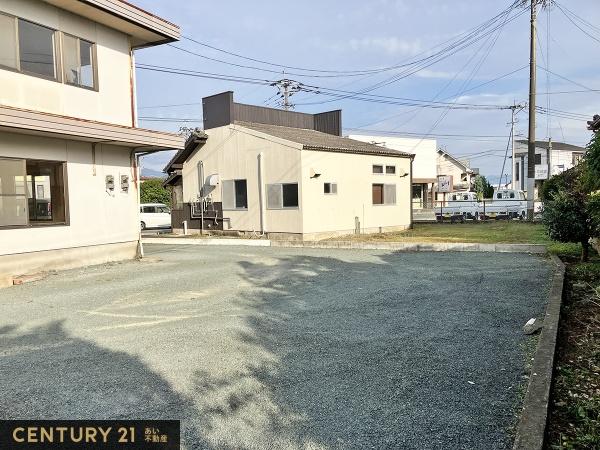 山鹿市鹿校通２丁目店舗