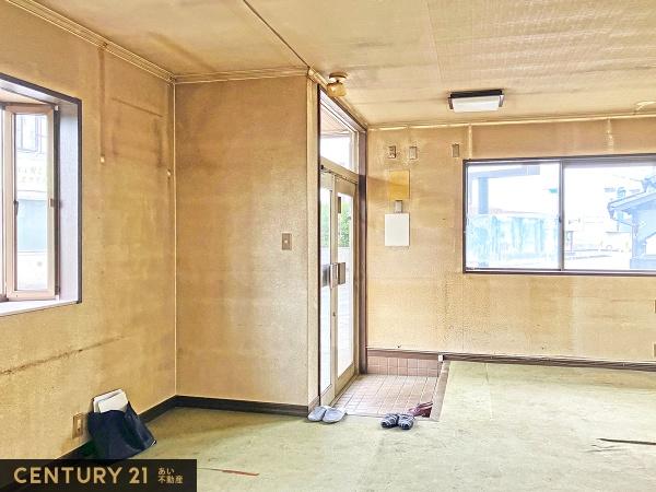 山鹿市鹿校通２丁目店舗