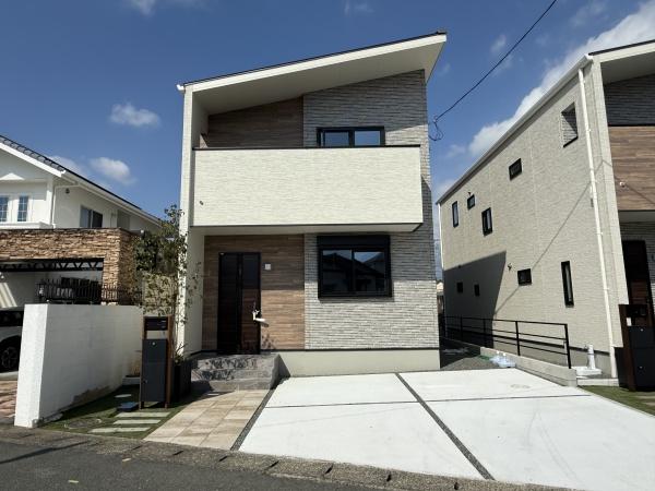 熊本市北区武蔵ケ丘1丁目（武蔵塚駅）2階建