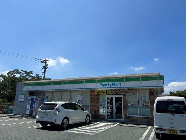 合志市御代志12期1号棟(ファミリーマート合志御代志店)