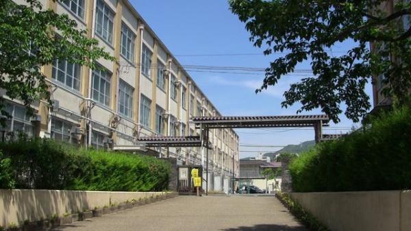 山科団地B棟(京都市立安祥寺中学校)