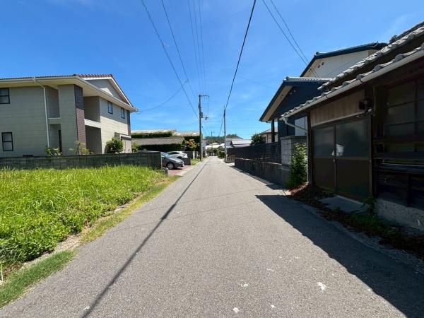 鳴門市撫養町岡崎字二等道路西の土地