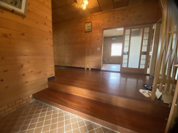 神戸市北区若葉台2丁目の中古一戸建て(玄関)