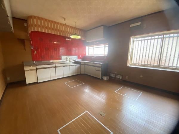 神戸市北区若葉台2丁目の中古一戸建て(リビング)